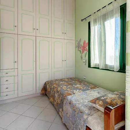 3 Bedroom In Holiday home