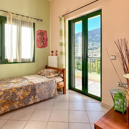 Dom wakacyjny 3 Bedroom In *