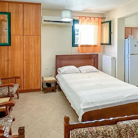 3 Bedroom In * Xylokastro