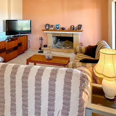 3 Bedroom In Holiday home