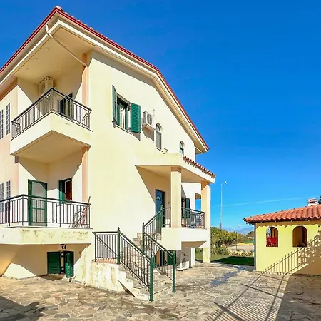 3 Bedroom In Holiday home *